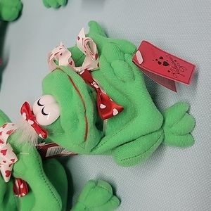 6 collectible Stichler "Valenine Frog" stuffed animals Christmas ornaments/gifts